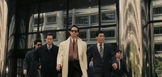 李子雄携患妥瑞症儿子糖豆西双版纳穷游，单晚消费不足200元 - 相关图片