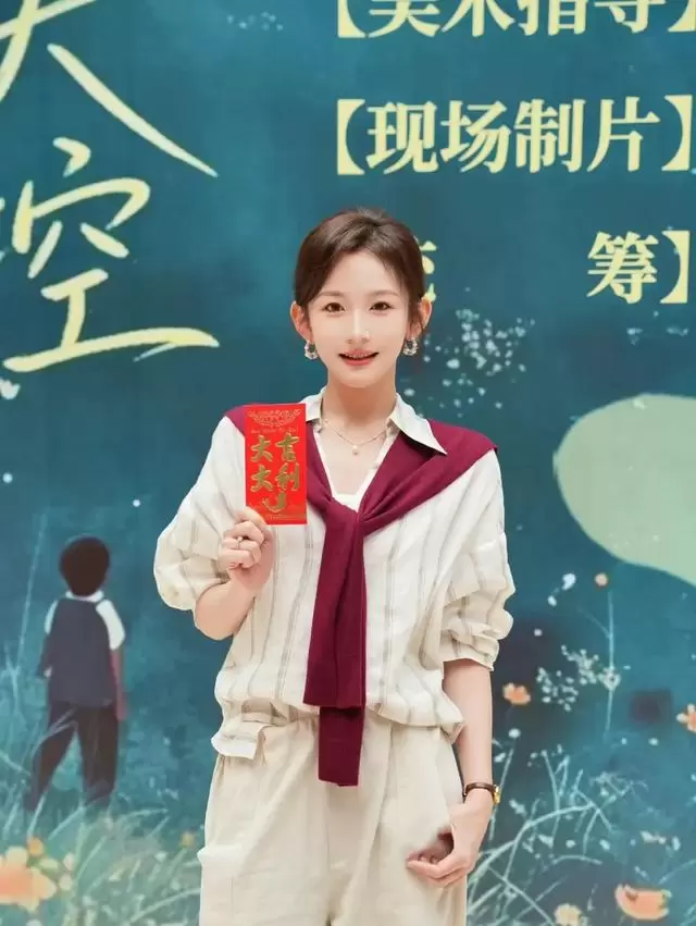 韩雨彤梁思伟主演短剧《温柔时空》开机，穿书女配逆袭主线明确 - 情报图