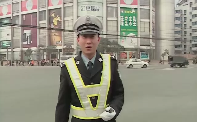 谭乔《谭谈交通》停播七年仍被重提，真实记录成时代切片 - 情报图