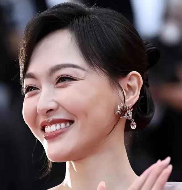 《爱情没有神话》播出首周播放破1.2亿，唐嫣王菊双线演绎都市女性真实困境 - 情报图